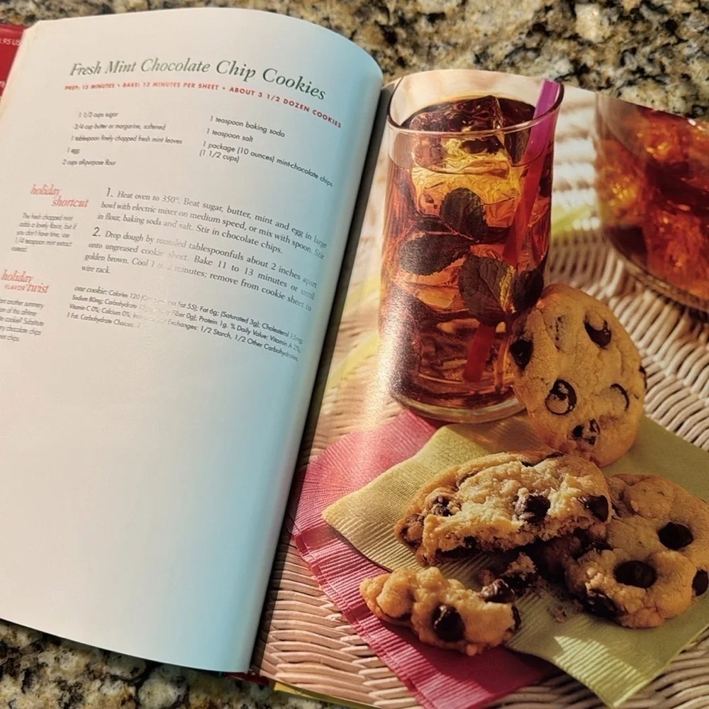 Betty Crocker Celebrate! Cookbook A Year-Round Guide to Holiday Food and Fun